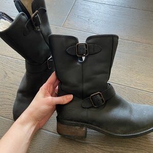 UGG zip up motto boot